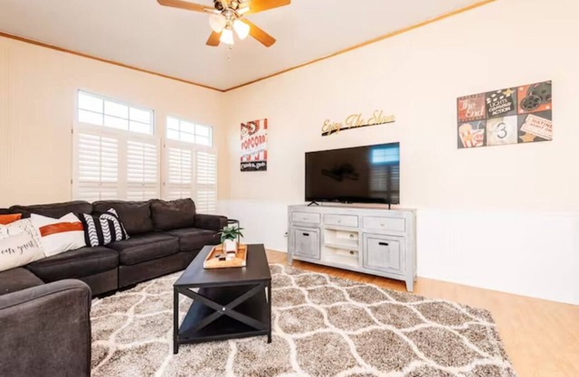 Set up for Crews- 10 beds, 5 bedrooms, 3 full bath