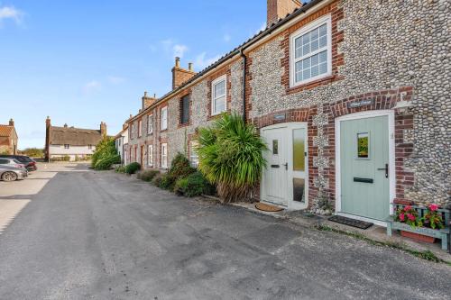 Seven Space - Pilgrims Rest, Cottage in Bacton