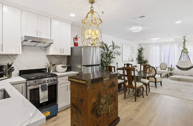 SF Newly Remodeled Charming 2bd With 100% Walking Score