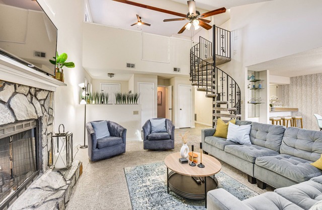 Shalimar Townhome w/ Screened Porch: 6 Mi to Beach