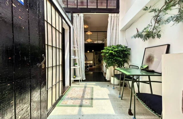 Shanghai Hills & Aromahome Sunshine BnB