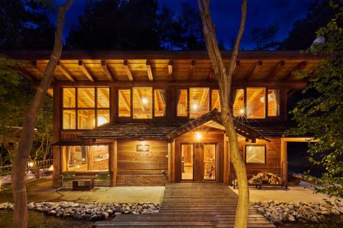 SHELTER,都留 大自然の貸切Villa 8名入れるサウナ付き 完全プライベート空間