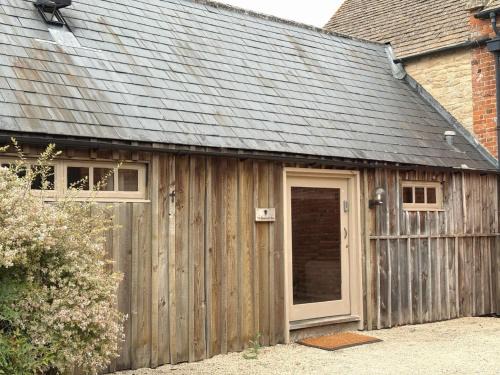Shepherds Rest Cotswolds Cottage Farm Stay With Pool