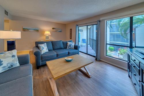 Siesta Key Beach - 2 Bedroom - 3 Beds - 3 Bathroom Duplex with Heated Swimming Pool