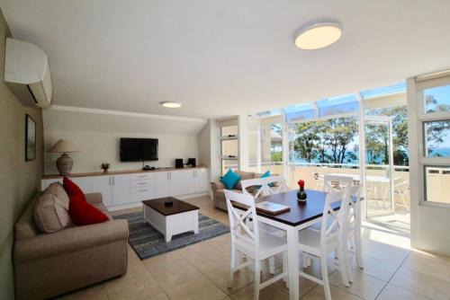Simply THE Best Waterviews over the park