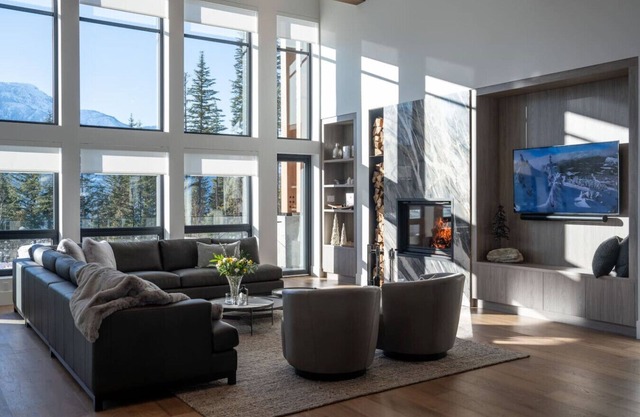 Sitka Spruce Mountain Chalet