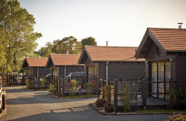 2 bedroom accommodation in Rookley Village