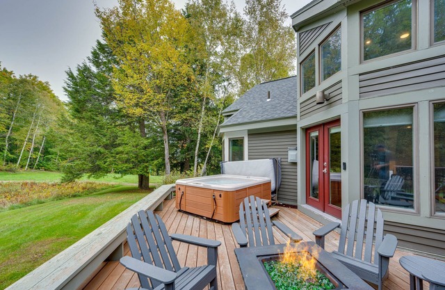 ¡NUEVO! Ski-in Condo w / Hot Tub en Burke Mtn Slopes!