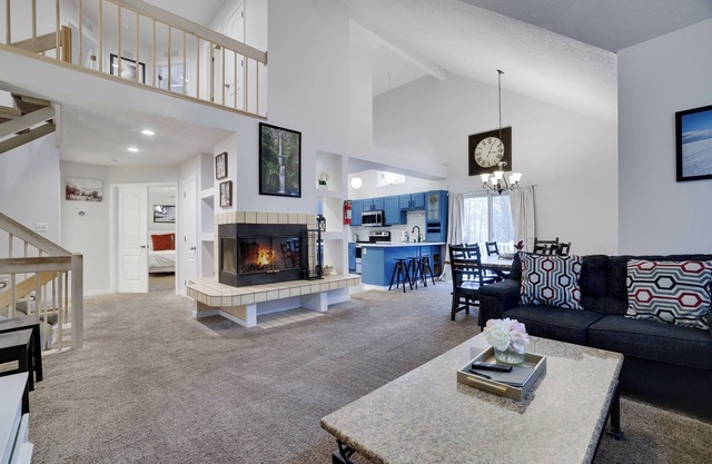 Ski & Lake Retreat: Spacious Home for Families