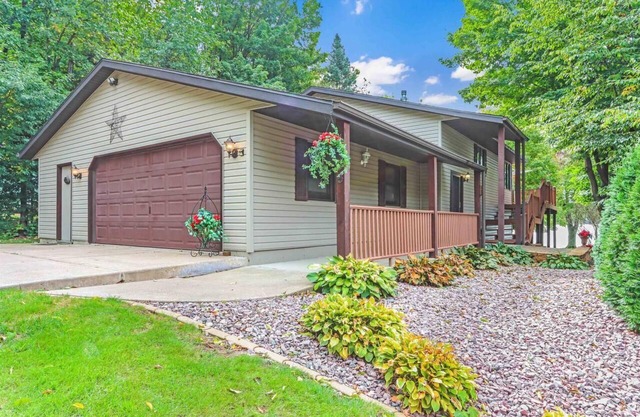 Skipping Rock Retreat, Mosinee WI Completely updated lakefront get-away.