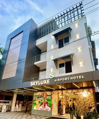 Skyluxe Airport Hotel