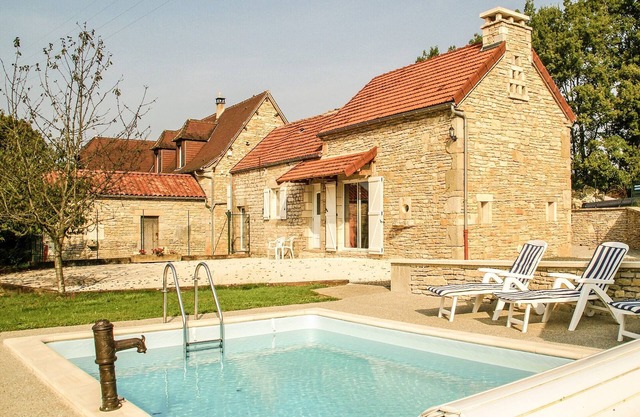 Casa en Cressensac con Piscina