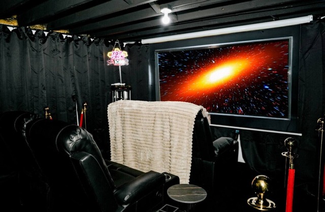 Sleeps 18 7BR, Gym, Game Room & Theater