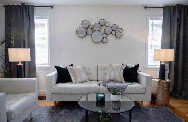 Sleeps 6, 3 Queen Beds, Centrally Located, Near Downtown KC & County Club Plaza