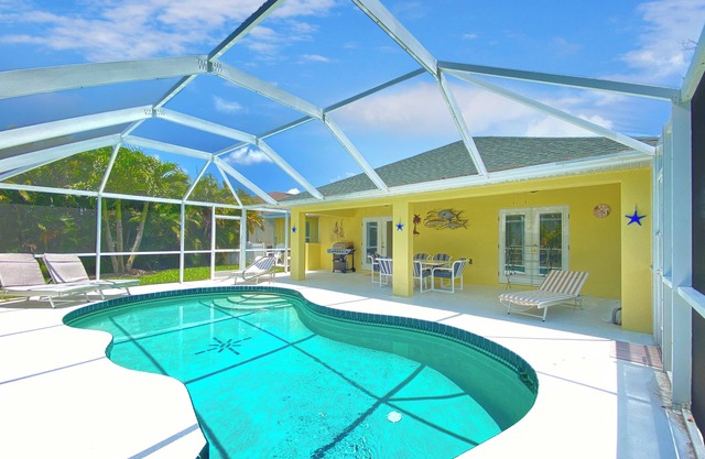 Canary nest villa, capacidad para 6 personas, piscina privada climatizada, Rotonda, Florida