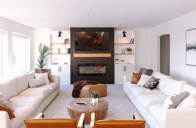 Sleeps up to 20! 5000sqft 6bd/3.5ba. Basement apartment. 2 kitchens.Luxury Home