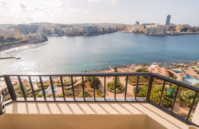 Frente al mar Sliema - Sunny Side
