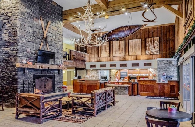 Slope-Side Ski-in Ski-Out: Bentley Brook Resort