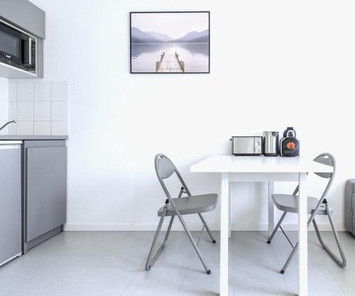 Small functional cocoon Ideal solution for students or professionals
