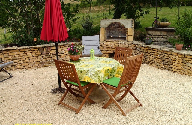 Pequeña casa en el campo, a 3 km de Sarlat
