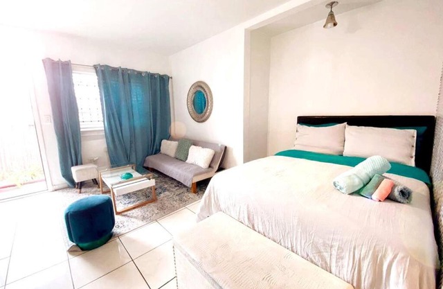 Small House Near Airport Beach - Wynwood