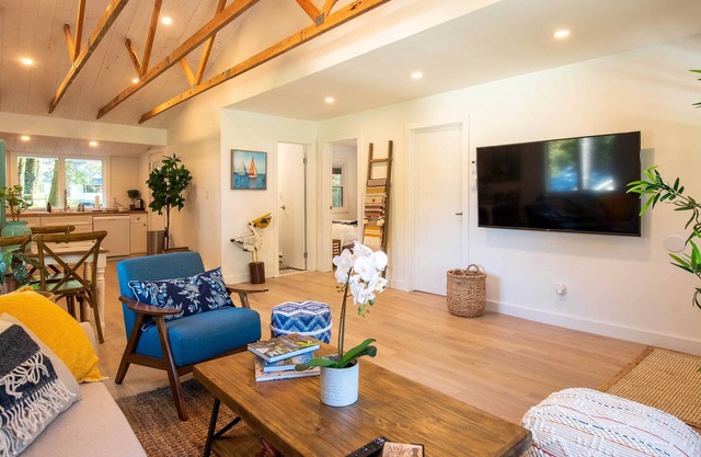 Smallwood Oasis w/ 2 Bikes & Private Hot Tub!