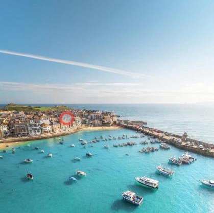 SMUGGLERS HIDE or SMUGGLERS CABIN - EITHER a 2 Bedroom FISHERMANS COTTAGE with Childs Bunk and HARBOUR VIEWS - OR a private entrance 1 BED STUDIO - 10 Metres To Sea Front - Book Both for a 3 Bedroom House - 2023 GLOBAL REFURBISHMENT AWARD WINNER