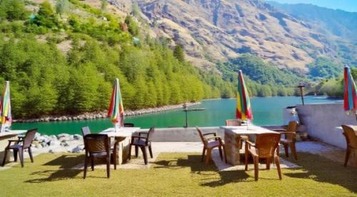 Sneha Cottage, Tirthan Valley - #riverside #premium room #cafe #comfortable stay #garden with fireplace #property of the year