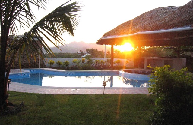 Tomar el sol, la arena y el paisaje-pie de playa-mejores tarifas de LUJO Y VISTA