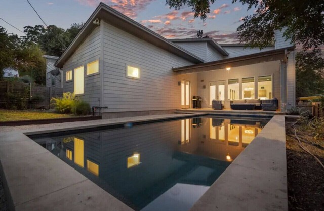 SoCo Modern Luxury Home, Pool, near S. Congress