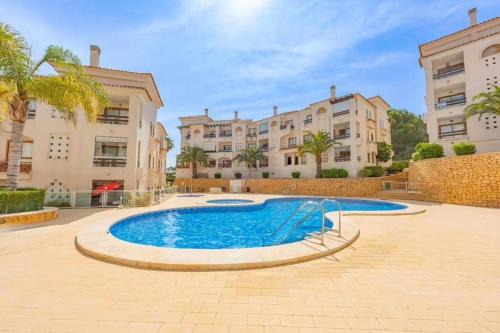 Soleado y acogedor con piscina privada