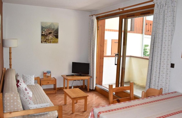 Soleil, Balcon et Confort au Centre de Pralognan - 2 Chambres pour 4 Personnes - FR-1-464-112
