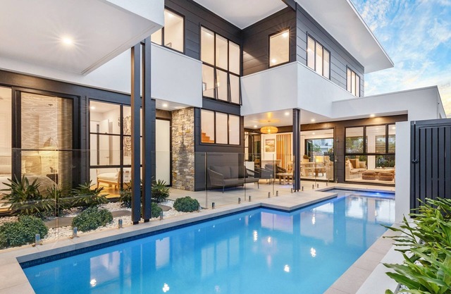 Solis - Luxury Casuarina House