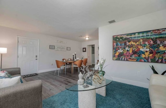 SOLIMAR MIAMI BEACH HOUSE