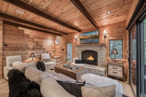Songbird Cabin at Chambers by Tahoe Getaways - Pet-Friendly 2 BR with HOA Access