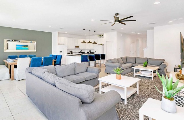 Sonoma Resort Home with private Pool & Games Room!