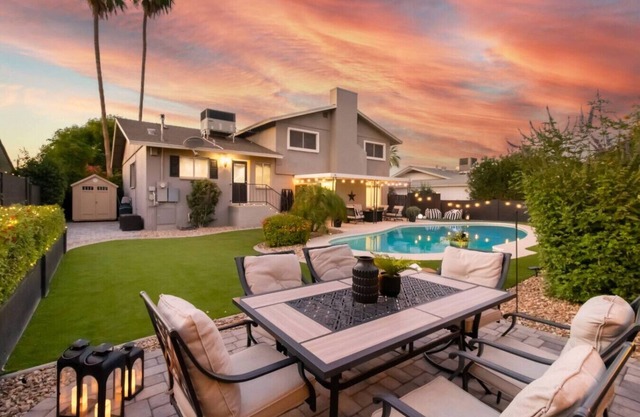 Scottsdale Beauty! Minutes from Old Town Scottsdale - Heated Pool