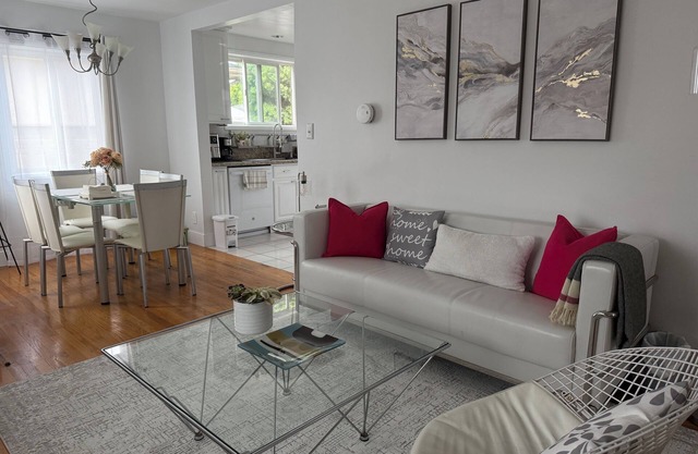 Soothing 2-bedroom house with AC in vibrant Los Angeles