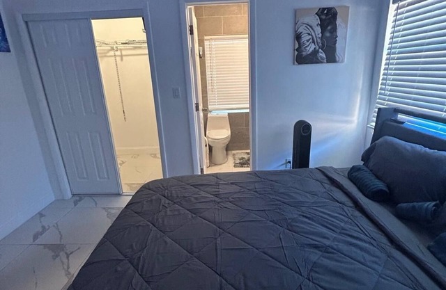 Soothing house with AC in charming Opa-locka