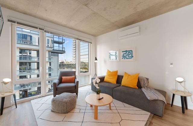 Sophisticated 4BR Suite - Modern, and Luxurious