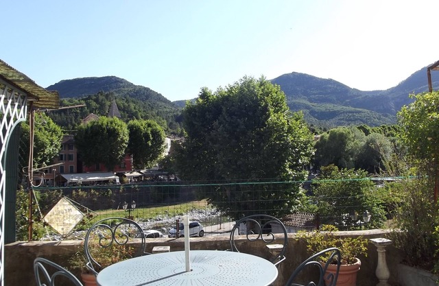 SOSPEL en el corazón del pueblo, amueblado 2 * por Gîtes de France con terraza