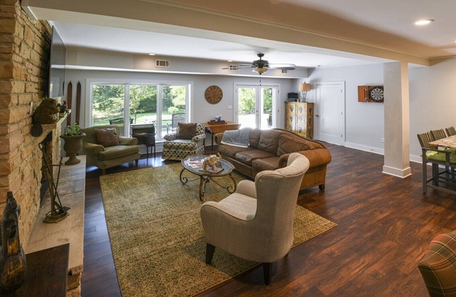 South Carolina & Florida Game Openings! Walking Distance 0.8 Miles To Stadium!