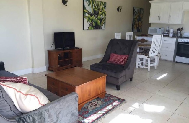 South Sea House Luxurious Apt No 3 In Cap Estate Piscina privada y vistas al mar