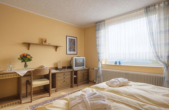 Lado sur sin balcón con vista panorámica, a partir de 12 noches - Waldhotel Sonnenberg