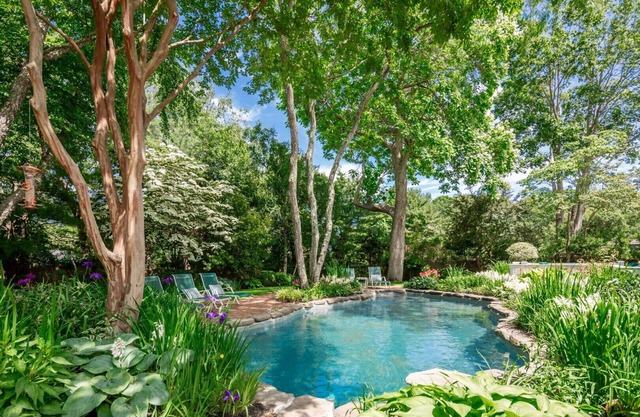 Southampton Secret Garden, 3BR Cottage con Encanto 3 BA y Piscina