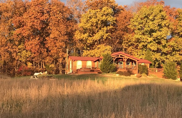 Escapada a Southern Grace Cabin por Patoka Lake en 56 acres * 5 ESTRELLAS-SUPER LIMPIO *