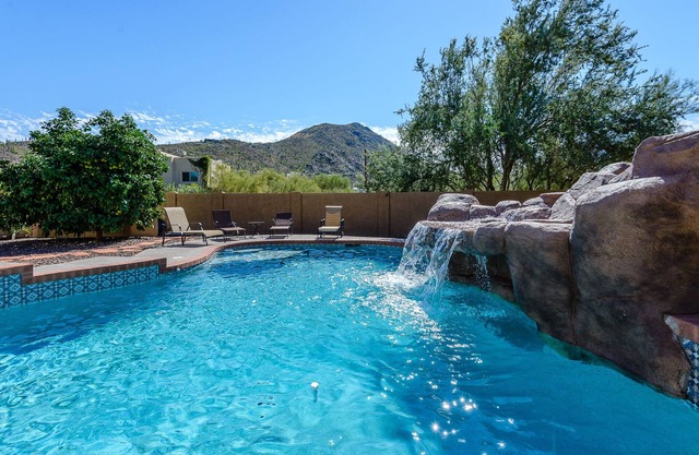 Southwest Style w/ a Modern Touch-Pool, Hot-Tub, Views in Cave Creek!