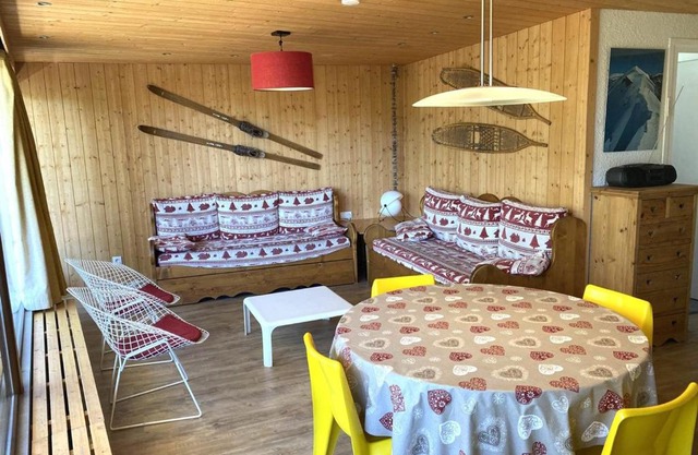 Spacieux T2 pour 6-8 pers, face pistes, proche commerces - L'Alpe d'Huez - FR-1-405-29