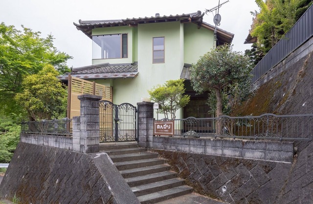 Spacious 140m2 openair bath with 100 hot spring / Izu Shizuoka