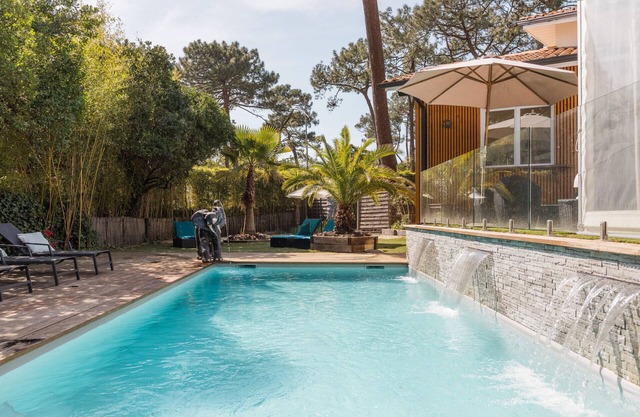 Spacious 16-person villa - Heated pool